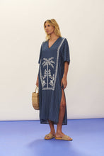 Carica l'immagine nel visualizzatore di Gallery, Model Front: Blueman Caftano / Copricostume Kaftan Dress Seiva-Doce-Azul