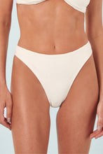 Carica l'immagine nel visualizzatore di Gallery, Gallery: Blueman Slip Bottom Off-White-Lurex Rio