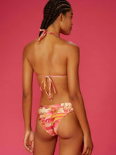 Carica l'immagine nel visualizzatore di Gallery, Model Back: Blueman Slip Bottom Delirium-Tropical Sunquine