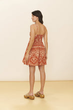 Carica l'immagine nel visualizzatore di Gallery, Model Back: Blueman Mini Dress Dress Resina Brisa-Suave