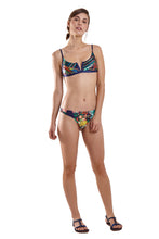 Carica l'immagine nel visualizzatore di Gallery, Model Front: Blueman Slip Bottom Joy Iquitos