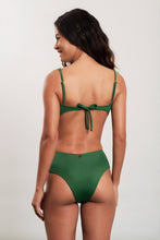 Carica l'immagine nel visualizzatore di Gallery, Model Back: Blueman Intero Green Textured Quenia
