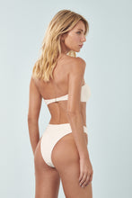 Carica l'immagine nel visualizzatore di Gallery, Model Back: Blueman Reggiseno Top Off-White-Lurex Latino