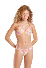 Carica l'immagine nel visualizzatore di Gallery, Model Front: Blueman Reggiseno Top Prainha Energia