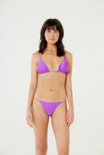 Carica l'immagine nel visualizzatore di Gallery, Model Front: Blueman Reggiseno Top Egito Chain Fox Roxo