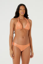 Carica l'immagine nel visualizzatore di Gallery, Model Front: Blueman Reggiseno Top Caribe Pacifico Laranja