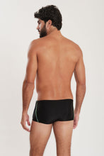 Carica l'immagine nel visualizzatore di Gallery, Model Back: Blueman Sunga / Boxer Sunga Army Malfitana Liso Preto