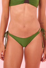 Carica l'immagine nel visualizzatore di Gallery, Gallery: Blueman Slip Bottom Green Angel