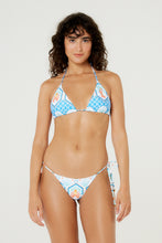 Carica l'immagine nel visualizzatore di Gallery, Model Front: Blueman Slip Bottom Egito Tahity Golden