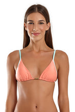 Carica l'immagine nel visualizzatore di Gallery, Model Front: Blueman Slip Bottom Wave Delta Laranja