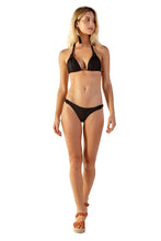 Carica l'immagine nel visualizzatore di Gallery, Model Front: Blueman Slip Bottom Bikini Berlim Preto