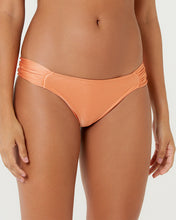 Carica l'immagine nel visualizzatore di Gallery, Gallery: Blueman Slip Bottom Caribe Pacifico Laranja