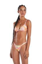 Carica l'immagine nel visualizzatore di Gallery, Model Front: Blueman Slip Bottom Dance Energia