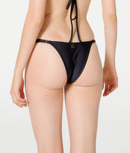 Carica l'immagine nel visualizzatore di Gallery, Image 05: Blueman Slip Bottom Floral Crochet Preto