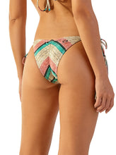 Carica l'immagine nel visualizzatore di Gallery, Model Back: Blueman Slip Bottom Lua Polinesia