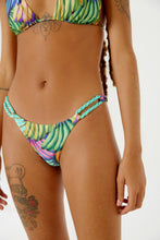 Carica l'immagine nel visualizzatore di Gallery, Image 06: Blueman Slip Bottom Ubatuba Banana Pop