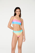 Carica l'immagine nel visualizzatore di Gallery, Model Front: Blueman Slip Bottom Ubatuba Rio Degrade Mentos