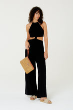 Carica l'immagine nel visualizzatore di Gallery, Model Front: Blueman Tuta Macacao No Liso Preto Mistico