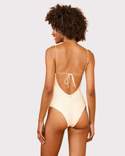 Carica l'immagine nel visualizzatore di Gallery, Model Back: Blueman Intero Perola Maio Nina