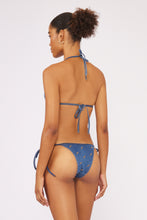 Carica l'immagine nel visualizzatore di Gallery, Model Back: Blueman Completo Set Jeans Triangulo-Vies Lacinho-Vies