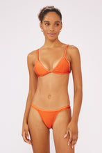 Carica l'immagine nel visualizzatore di Gallery, Model Front: Blueman Completo Set Laranja Dance-Pesponto