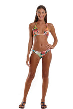 Carica l'immagine nel visualizzatore di Gallery, Model Front: Blueman Reggiseno Top Caribe Flower Power