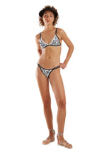 Carica l'immagine nel visualizzatore di Gallery, Model Front: Blueman Reggiseno Top Dance Pantera