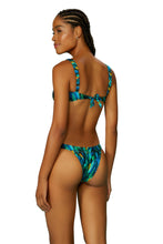 Carica l'immagine nel visualizzatore di Gallery, Model Back: Blueman Reggiseno Top Fauna Quenia