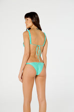Carica l'immagine nel visualizzatore di Gallery, Model Back: Blueman Reggiseno Top Malibu Verde