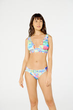 Carica l'immagine nel visualizzatore di Gallery, Model Front: Blueman Reggiseno Top Sum New Pacifico 1972