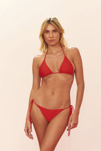 Carica l'immagine nel visualizzatore di Gallery, Model Front: Blueman Reggiseno Top Vermelho Egito