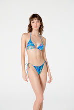 Carica l'immagine nel visualizzatore di Gallery, Model Front: Blueman Slip Bottom Coracao Indio

