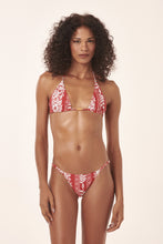 Carica l'immagine nel visualizzatore di Gallery, Model Front: Blueman Reggiseno Top Barrado-Paraiso Triangulo
