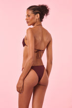 Carica l'immagine nel visualizzatore di Gallery, Model Back: Blueman Slip Bottom Vinho Fox-New-Tahity
