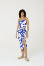 Carica l'immagine nel visualizzatore di Gallery, Model Front: Blueman Top Da Spiaggia Blusa Top Cropped Degage Cerise

