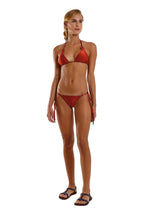 Carica l'immagine nel visualizzatore di Gallery, Model Front: Blueman Slip Bottom Sexy Liso Vermelho
