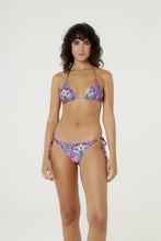 Carica l'immagine nel visualizzatore di Gallery, Model Front: Blueman Reggiseno Top Egito Nicole Apiculae
