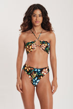 Carica l'immagine nel visualizzatore di Gallery, Model Front: Blueman Slip Bottom Coquetel Cannes
