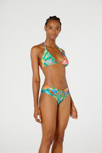 Carica l'immagine nel visualizzatore di Gallery, Model Front: Blueman Reggiseno Top Caribe Australia Selvagem
