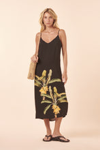 Carica l'immagine nel visualizzatore di Gallery, Model Front: Blueman Midi Dress Musa Midi Rafaela
