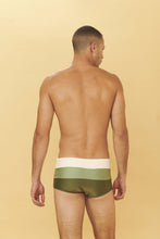 Carica l'immagine nel visualizzatore di Gallery, Model Back: Blueman Sunga / Boxer Sunga Army Crepusculo Verde
