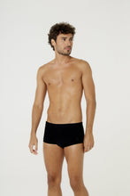 Carica l'immagine nel visualizzatore di Gallery, Model Front: Blueman Sunga / Boxer Sunga Army Lisa Preto V24
