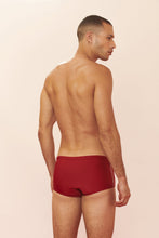 Carica l'immagine nel visualizzatore di Gallery, Model Back: Blueman Sunga / Boxer Sunga Army Cairo Vermelho
