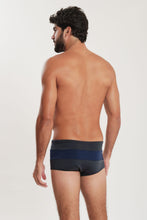 Carica l'immagine nel visualizzatore di Gallery, Model Back: Blueman Sunga / Boxer Sunga Army Crepúsculo Bicolor Liso Cinza
