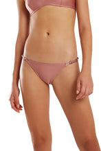 Carica l'immagine nel visualizzatore di Gallery, Gallery: Blueman Slip Bottom Ploc Marrom
