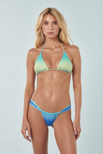 Carica l'immagine nel visualizzatore di Gallery, Model Front: Blueman Slip Bottom Degrade-Havai Super
