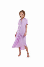 Carica l'immagine nel visualizzatore di Gallery, Model Front: Blueman Camicia Chemise Eva Roxo
