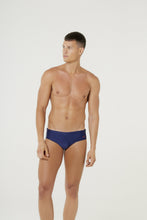 Carica l'immagine nel visualizzatore di Gallery, Model Front: Blueman Sunga / Boxer Sunga Ricky Azul-Marinho
