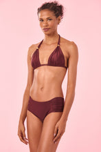 Carica l'immagine nel visualizzatore di Gallery, Model Front: Blueman Reggiseno Top Vinho Prado
