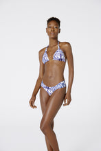 Carica l'immagine nel visualizzatore di Gallery, Model Front: Blueman Reggiseno Top Caribe Acaizeiro
